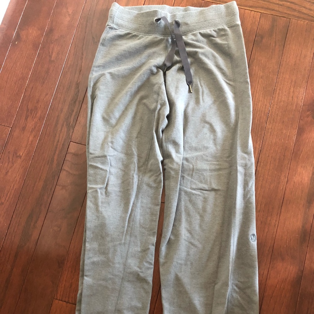 Lululemon relax pants size 6